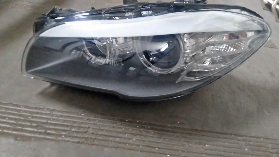 BMW f10 standard headlights - Private Seller BMW f10 standard headlights - Private Seller