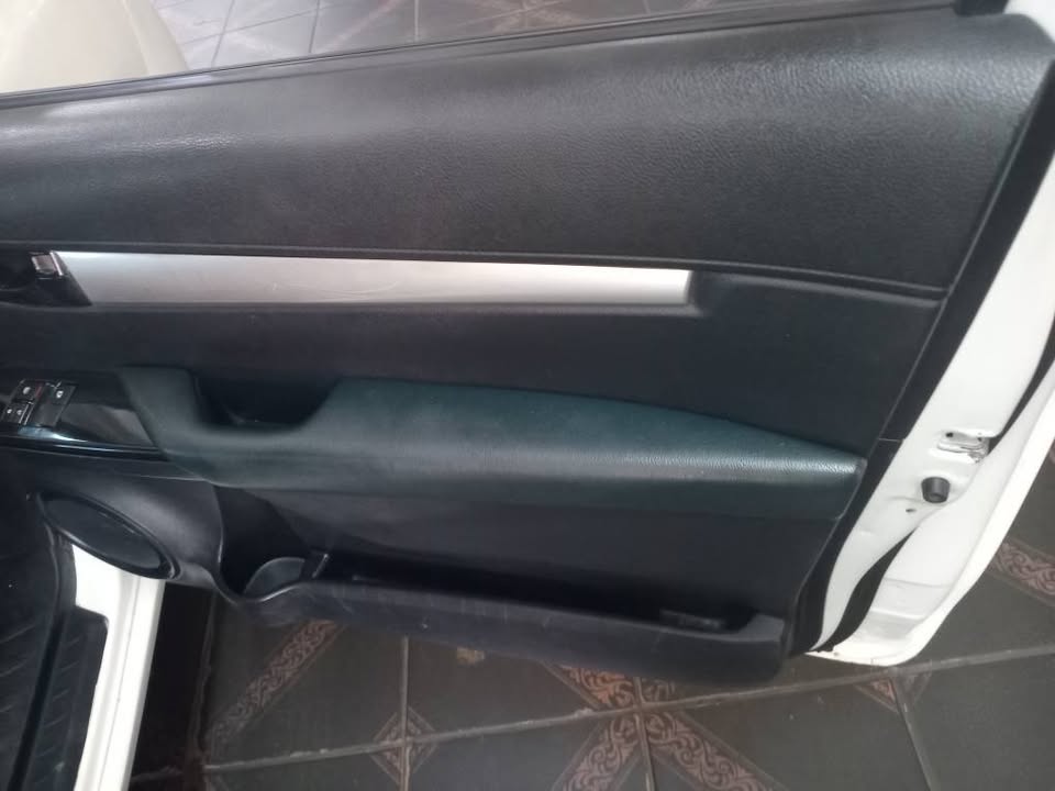 2021 Toyota Hilux 2.0 VVTi SRX Single-Cab White, Manual, Petrol, Leather 50000km