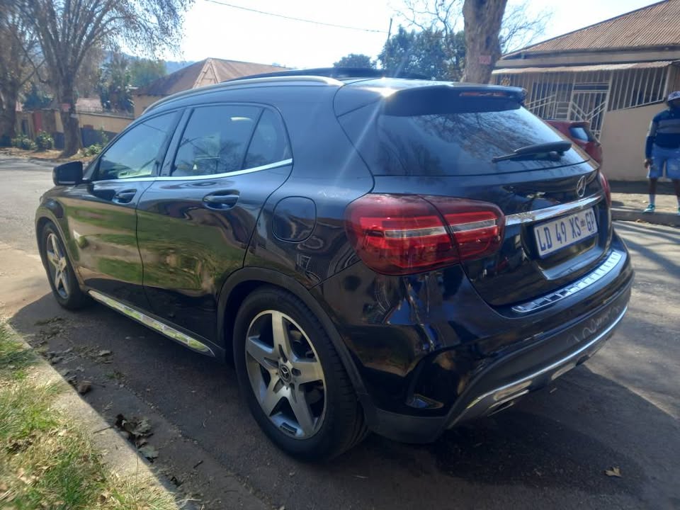 2018 Mercedes-Benz A200 GLA Petrol, Automatic, Black, 146000kms Service book, sunroof.