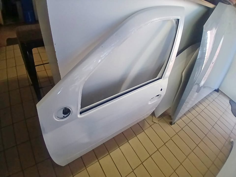 2017 NISSAN NP 200 LEFT FRONT PASSENGER DOOR FOR SALE - Private Seller 2017 NISSAN NP 200 LEFT FRONT PASSENGER DOOR FOR SALE - Private Seller