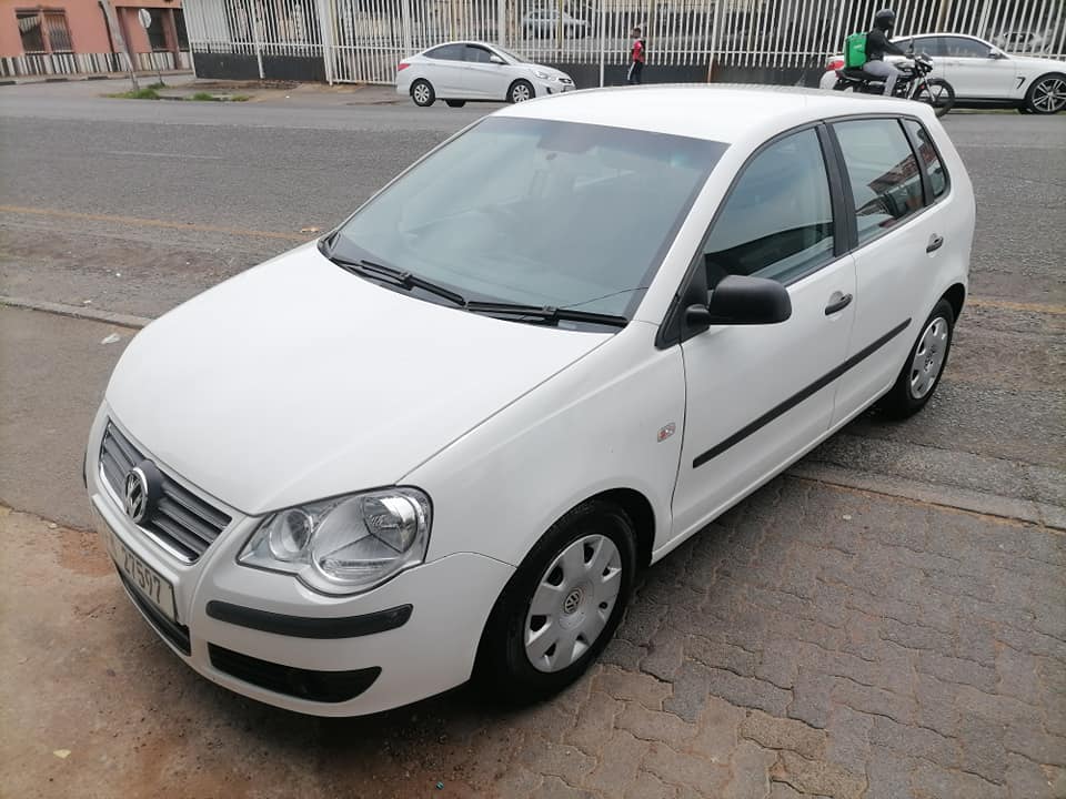 2005 Volkswagen polo Bojwa 1.4 Hatchback Comfortline with a nice interior seat