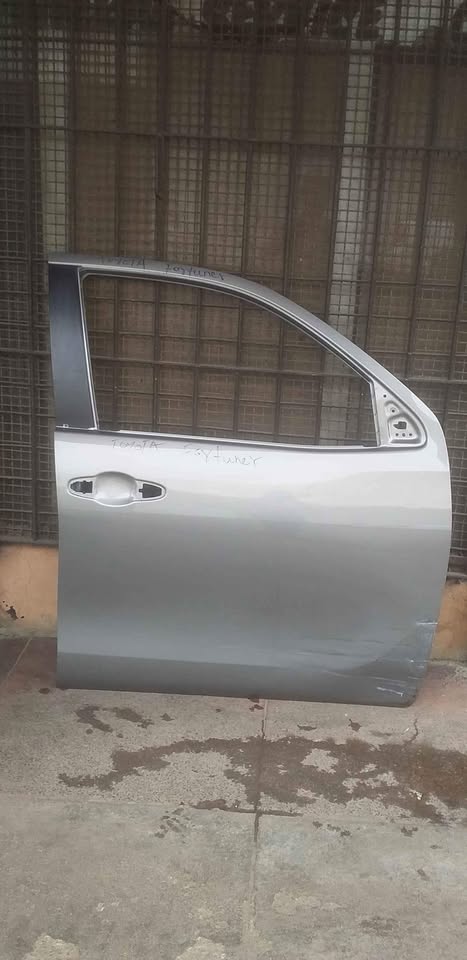 Toyota fortuner door - Private Seller Toyota fortuner door - Private Seller