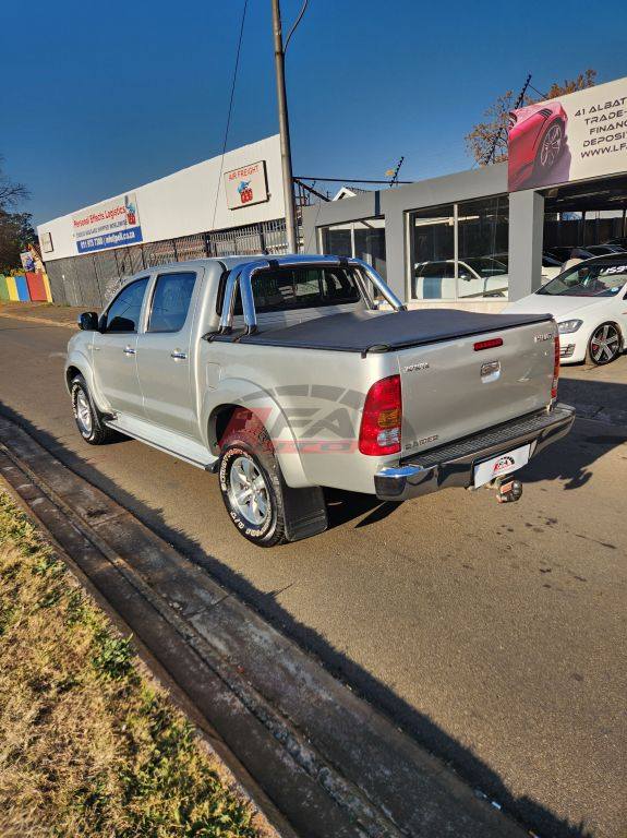 TOYOTA HILUX 2.7 VVT-I RAIDER DOUBLE CAB BAKKIE FORSALE