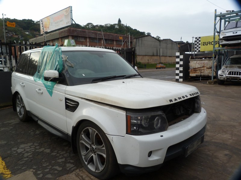 Land Rover Range Rover Sport 3.0D SE AT White - 2013 STRIPPING FOR SPARES - Private Seller Land Rover Range Rover Sport 3.0D SE AT White - 2013 STRIPPING FOR SPARES - Private Seller