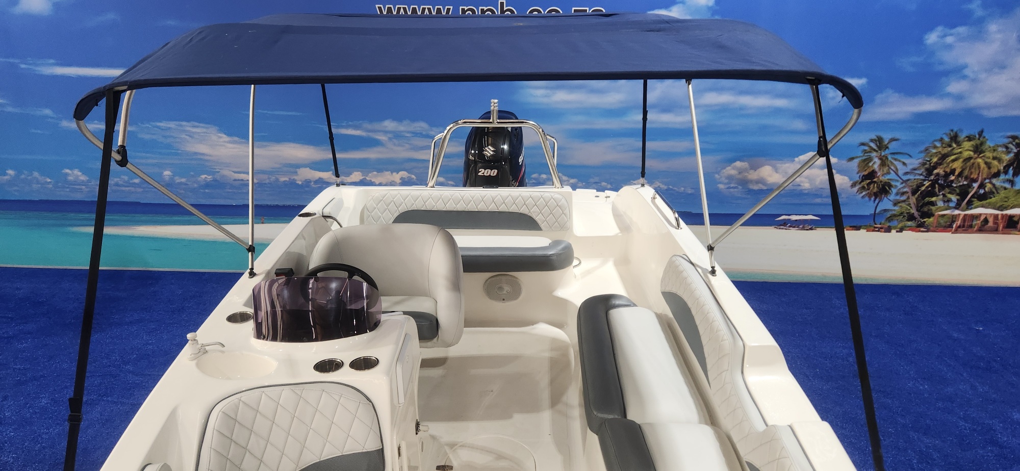 PAZZAZ 20 FT ON TRAILER 200 HP SUZUKI 4 STROKE 2015 MODEL