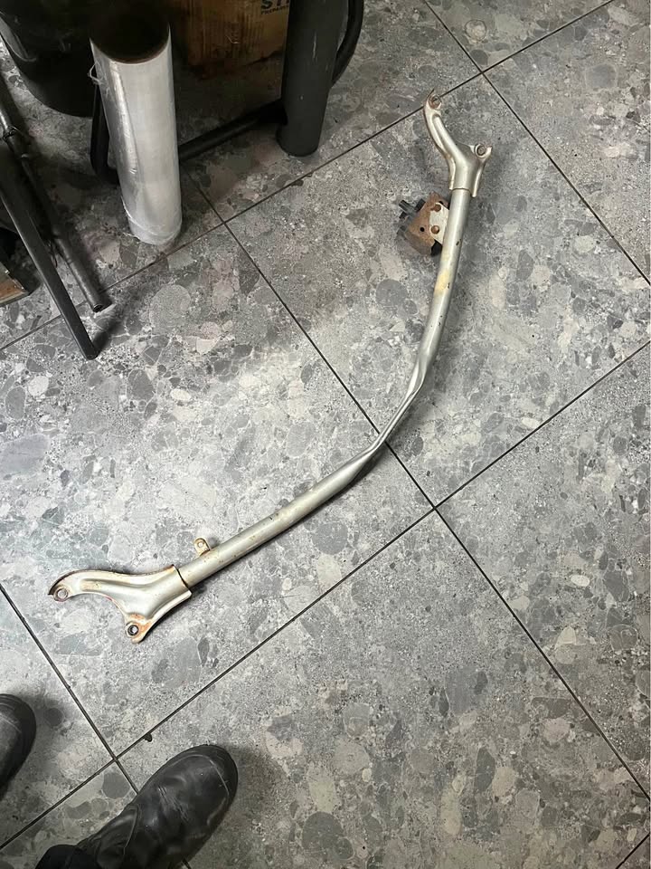 Toyota gli twincam strut bar - Private Seller Toyota gli twincam strut bar - Private Seller