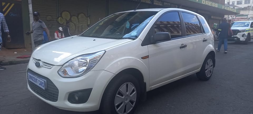 2013 FORD FIGO 1.4 PETROL, MANUAL HATCHBACK, WHITE COLOR, 98000KM