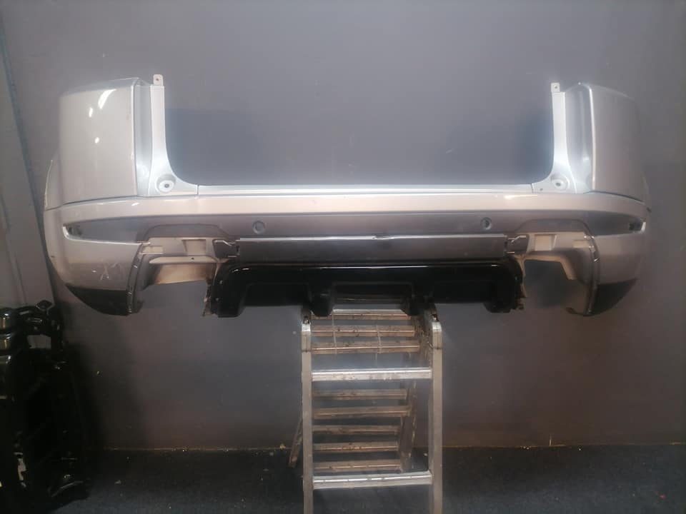 Range Rover Evoque silver rear bumper DM or contact number in the description for assistance. - Private Seller