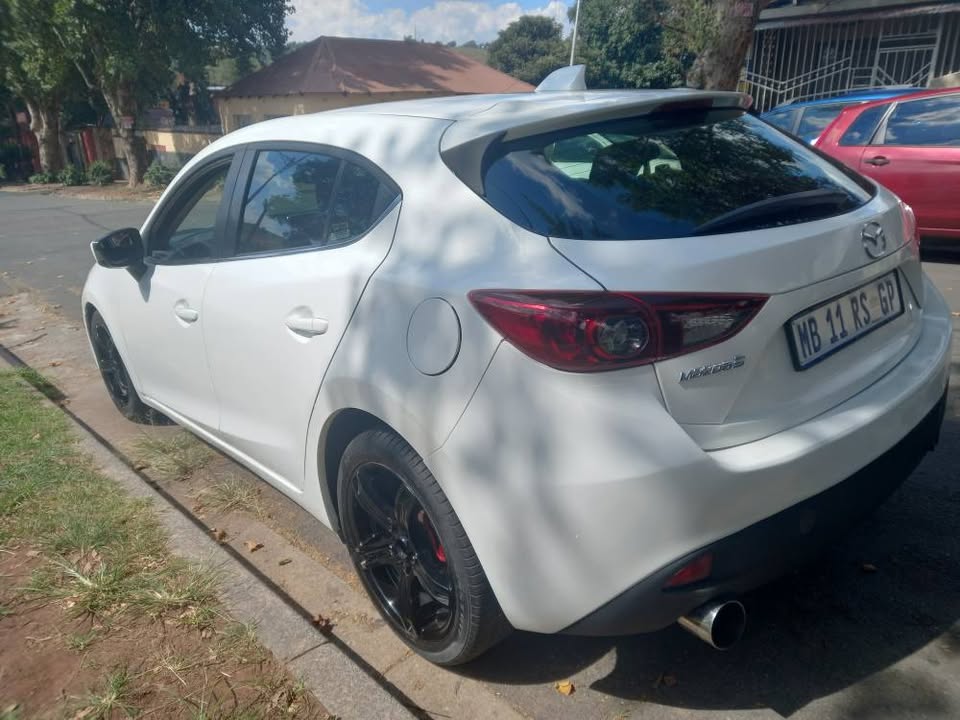 2015 Mazda 3 1.6 Petrol, Manual, White Color, Mileage 113000