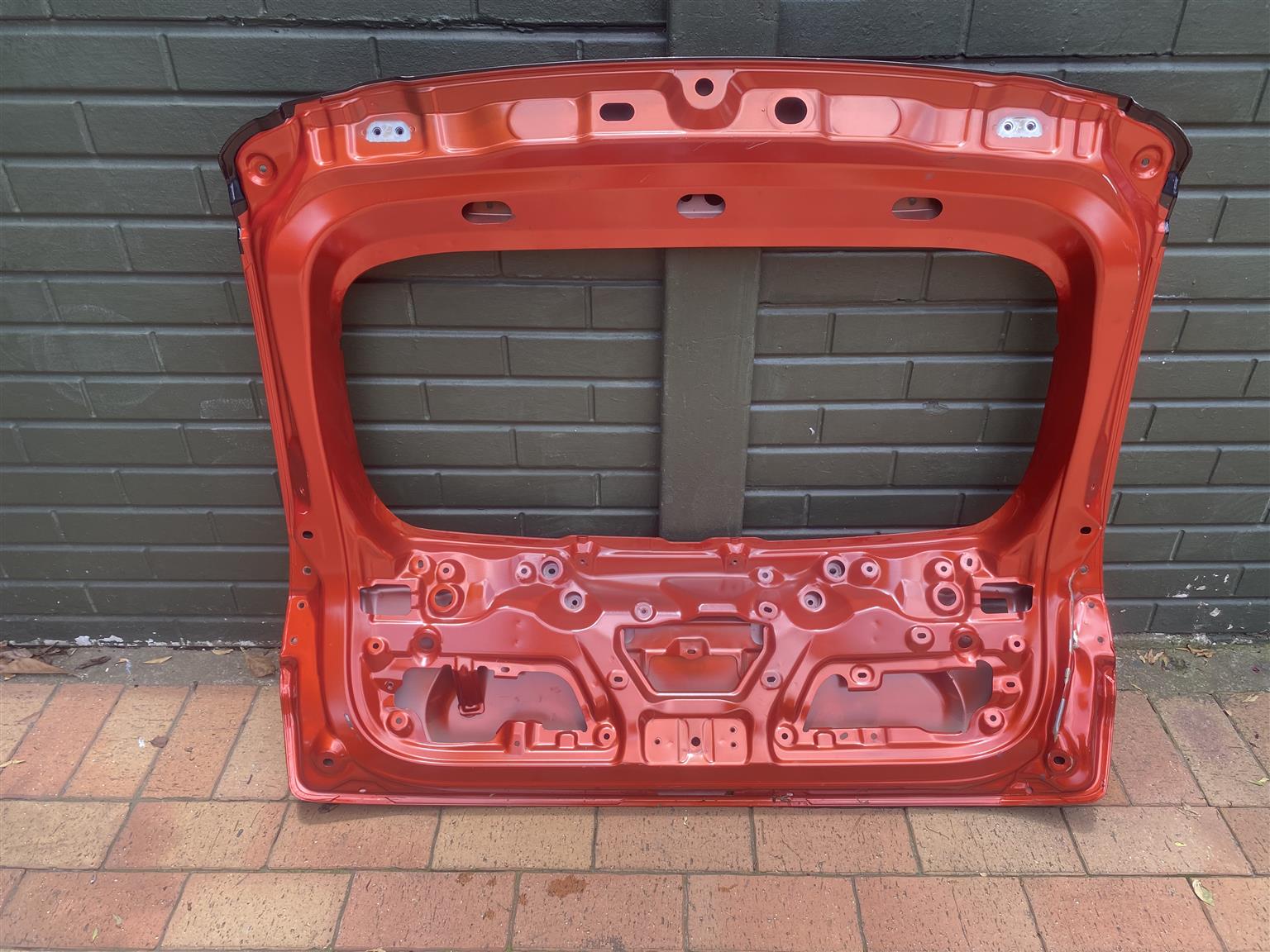 2025 SUZUKI FRONX TAILGATE SHELL FOR SALE. IN EXCELLENT CONDITION - Private Seller