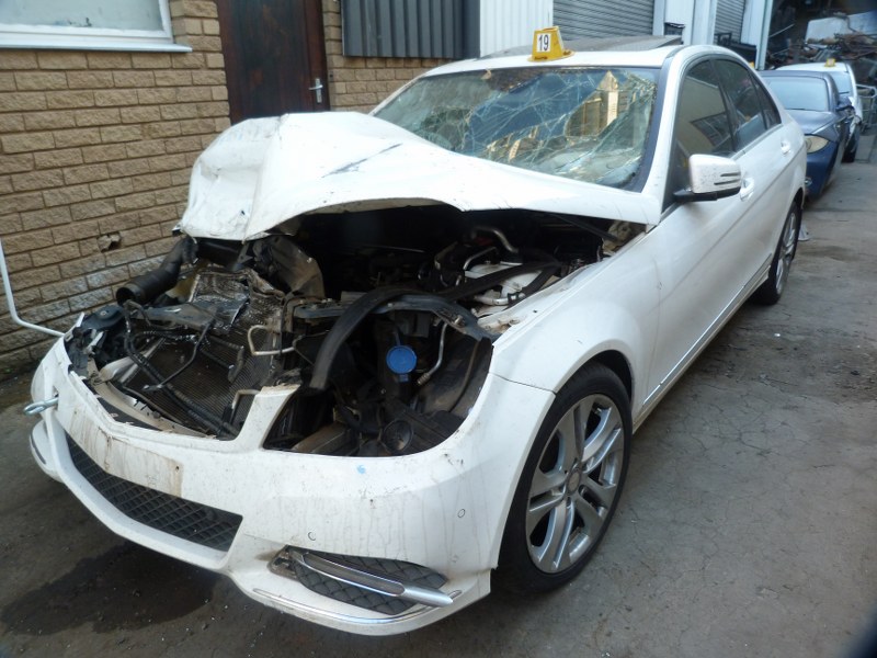 Mercedes C200 CDi Avantgarde W204 AT White - 2014 SPARESBOYZ STRIPPING FOR SPARE - Private Seller Mercedes C200 CDi Avantgarde W204 AT White - 2014 SPARESBOYZ STRIPPING FOR SPARE - Private Seller
