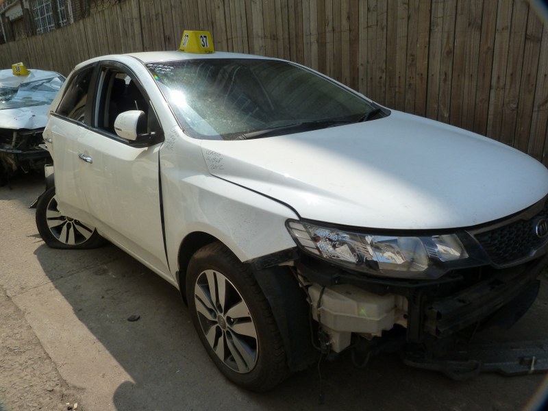 Kia Cerato 2.0 Manual - 2011 SPARES - Private Seller Kia Cerato 2.0 Manual - 2011 SPARES - Private Seller