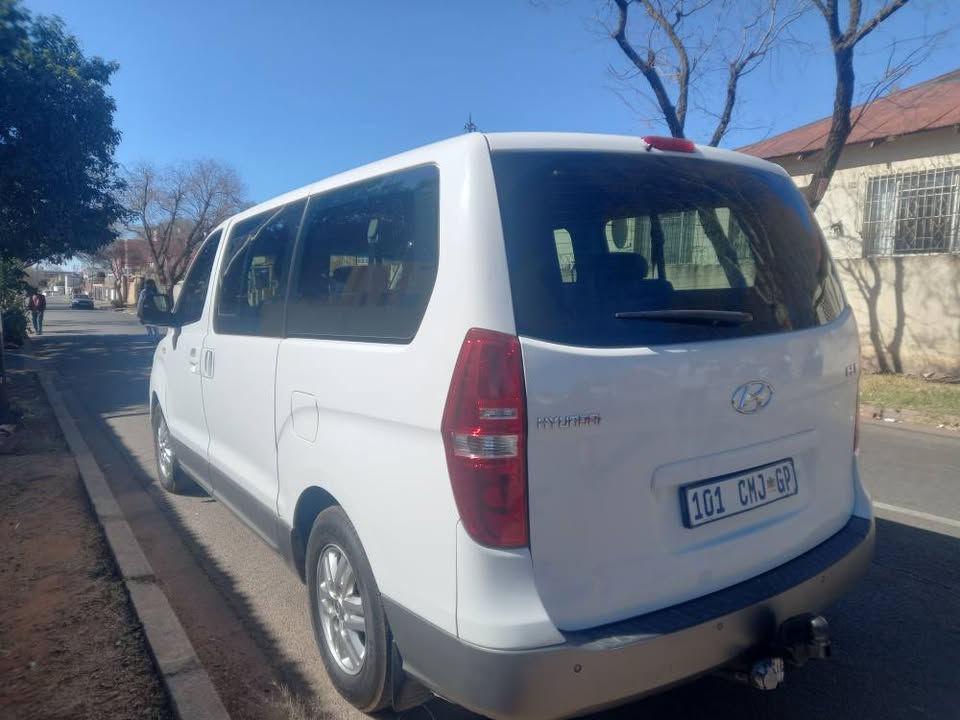 2016 Hyundai H1 BUS, 2.5 Diesel, Automatic, White, Leather seat, Reverse sensor,