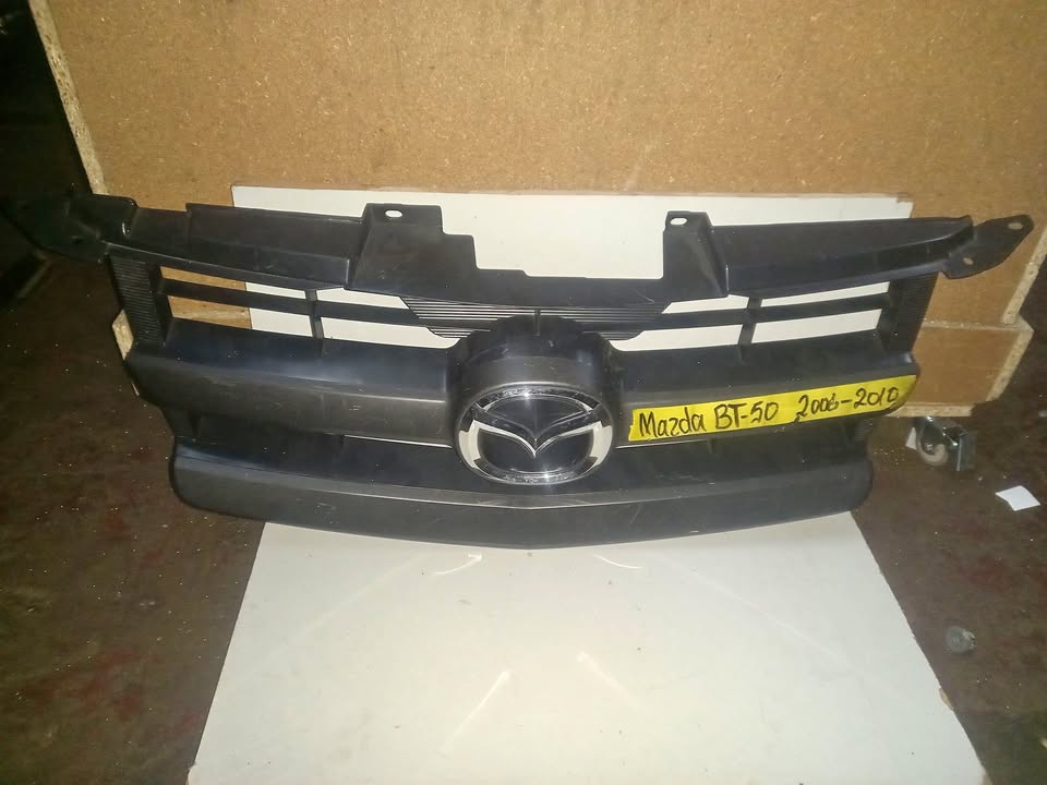 2006 - 2010 MAZDA BT50 FRONT GRILLE - Private Seller 2006 - 2010 MAZDA BT50 FRONT GRILLE - Private Seller