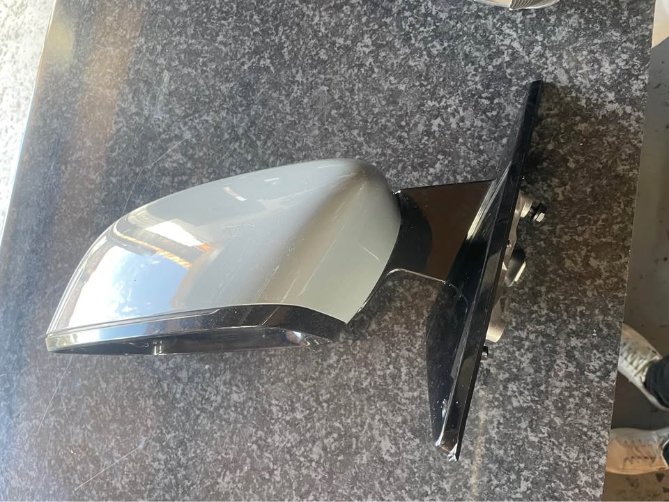 BMW G22/G23 side mirror left side 9 pins