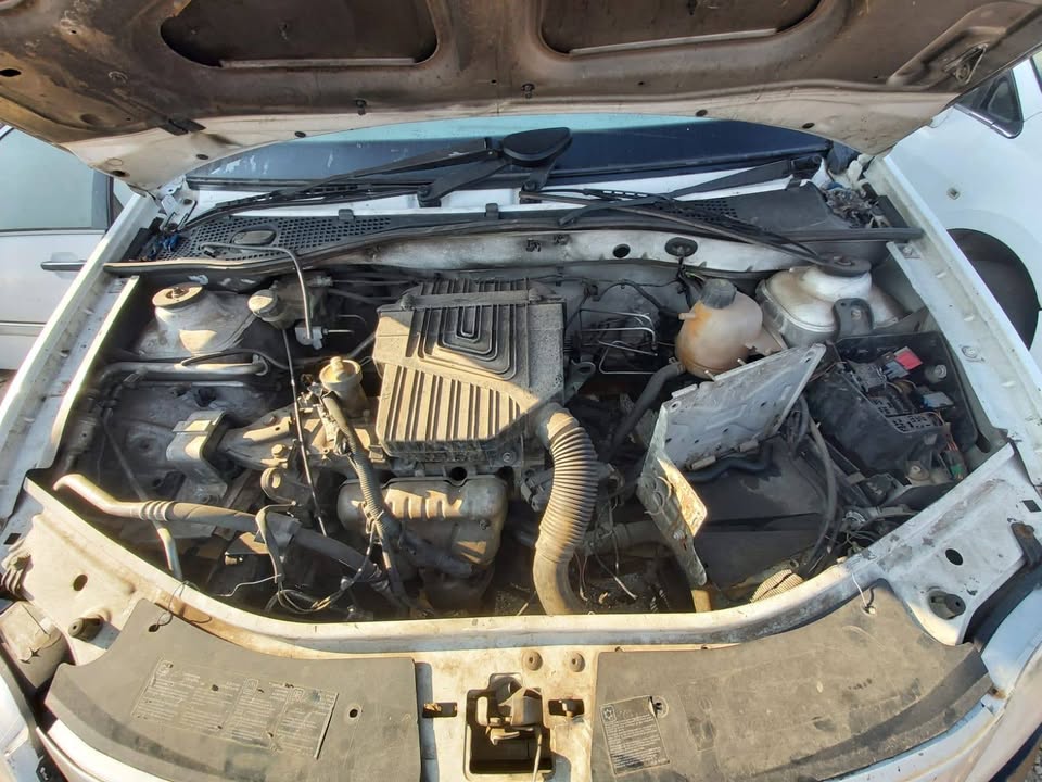 Nissan np200 stripping for spares