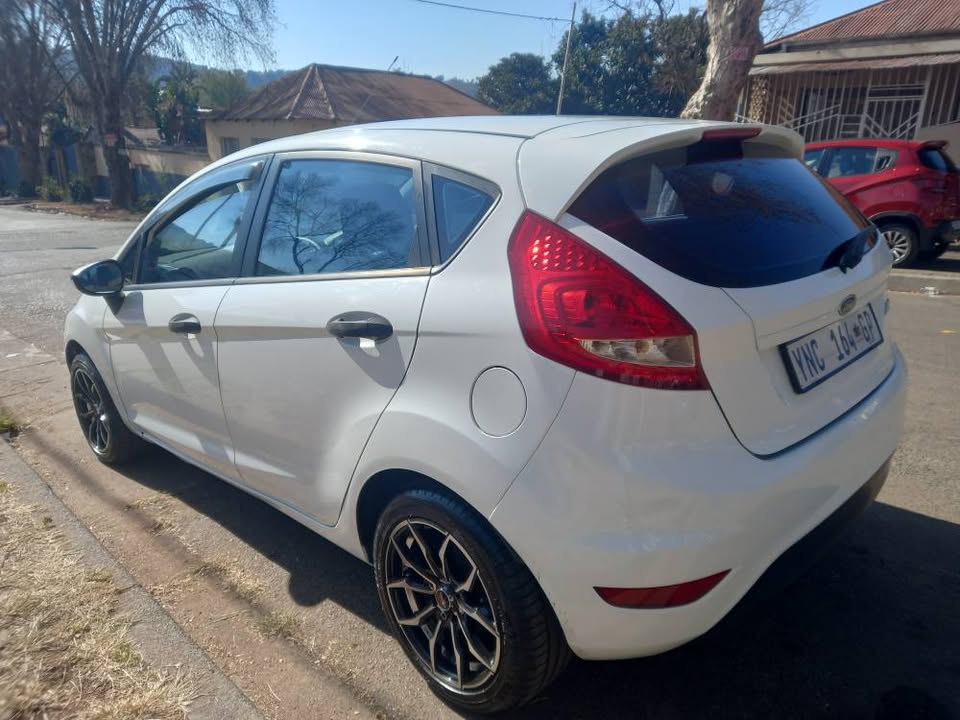 2009 Ford Fiesta 1.4 Manuel Petrol, White