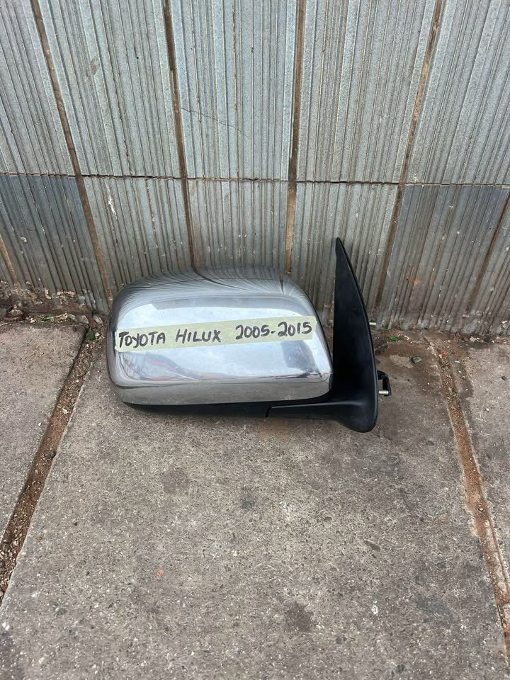 Toyota Hilux D4D side mirror - Private Seller