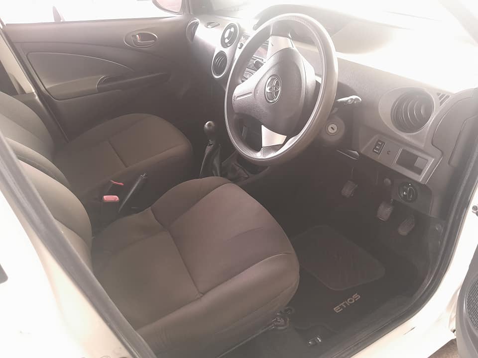 2020 TOYOTA ETIOS 1.5 HATCHBACK MANUAL
