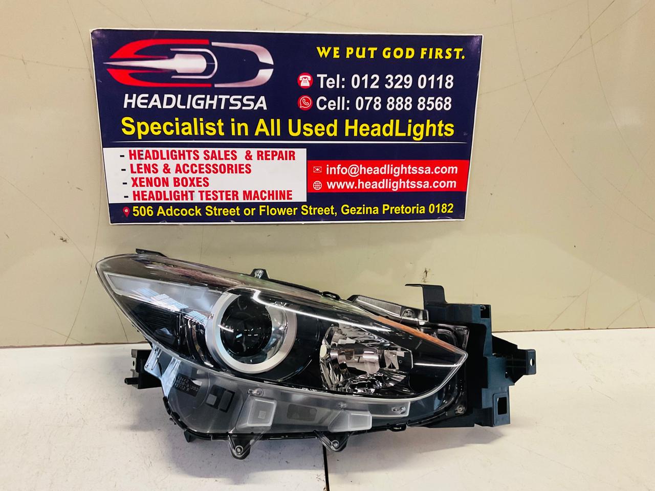 Mazda 3 right side headlight (2016) - Private Seller Mazda 3 right side headlight (2016) - Private Seller