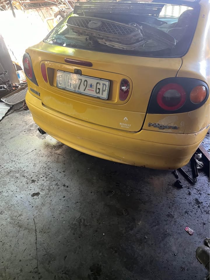 Renault megane stripping for parts - Private Seller Renault megane stripping for parts - Private Seller
