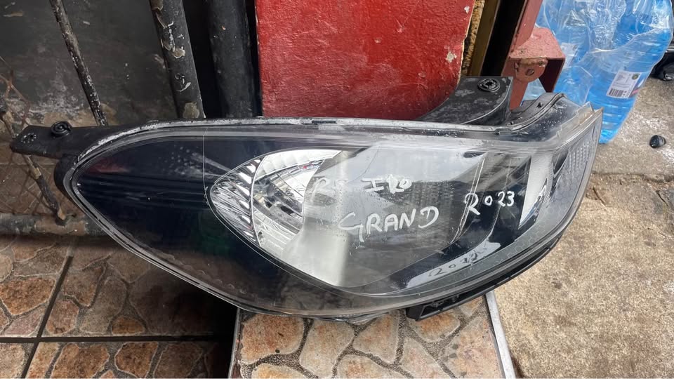 Hyundai Grand i10 headlight - Private Seller Hyundai Grand i10 headlight - Private Seller