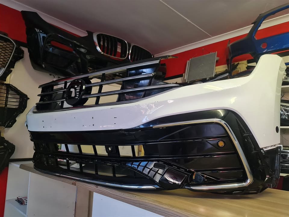2022 VW TIGUAN FRONT BUMPER FOR SALE IN EXCELLENT CONDITION - Private Seller