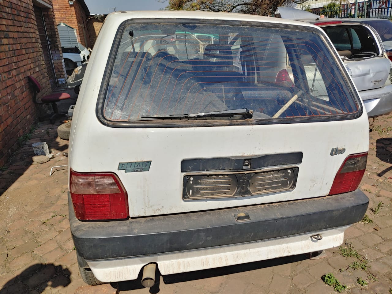 UNO FOR STRIPPING PARTS FOR SALE