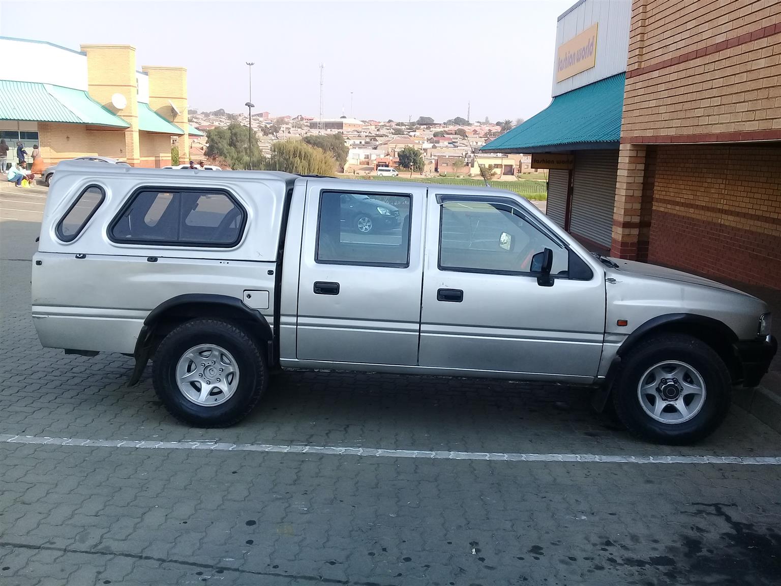 1997 Isuzu KB 250