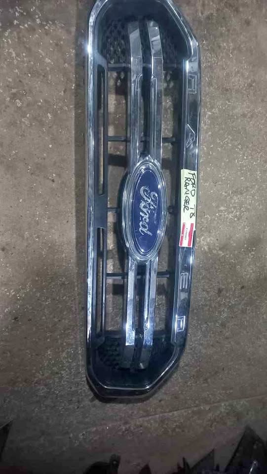 Ford Ranger T8 grill - Private Seller