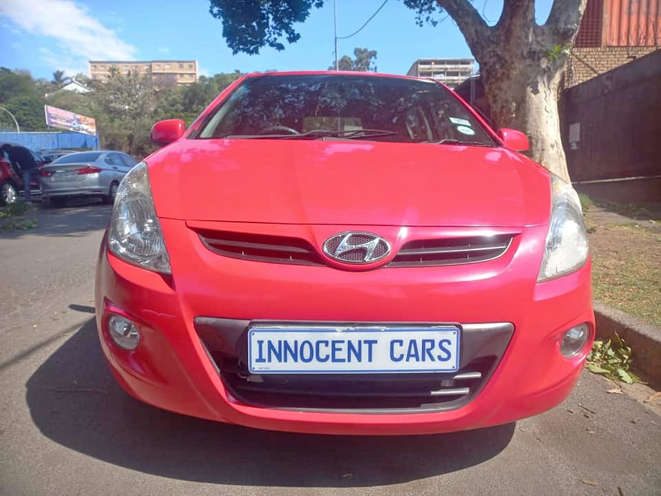 2010 HYUNDAI i20 1.6 PETROL, RED COLOR, MILEAGE