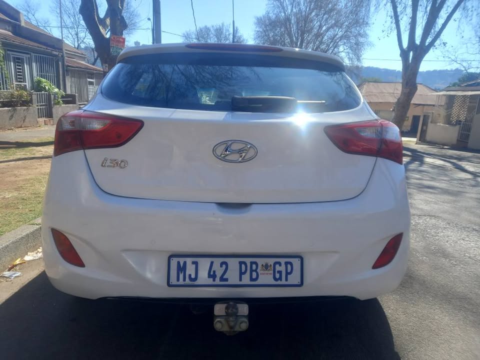 2015 Hyundai i30 Hatchback 1.6 Manual, Petrol, White, 85000kms