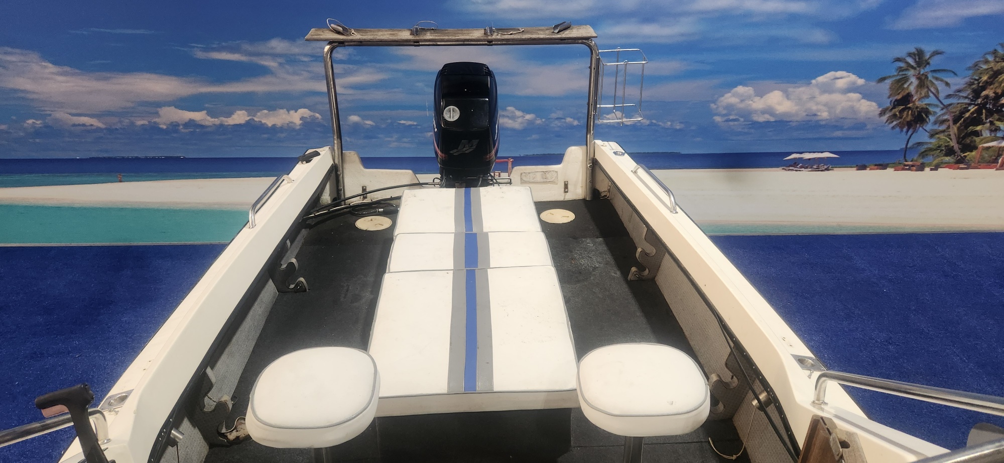 DORADO 16.6 ON TRAILER 90 HP MERCURY TRIM