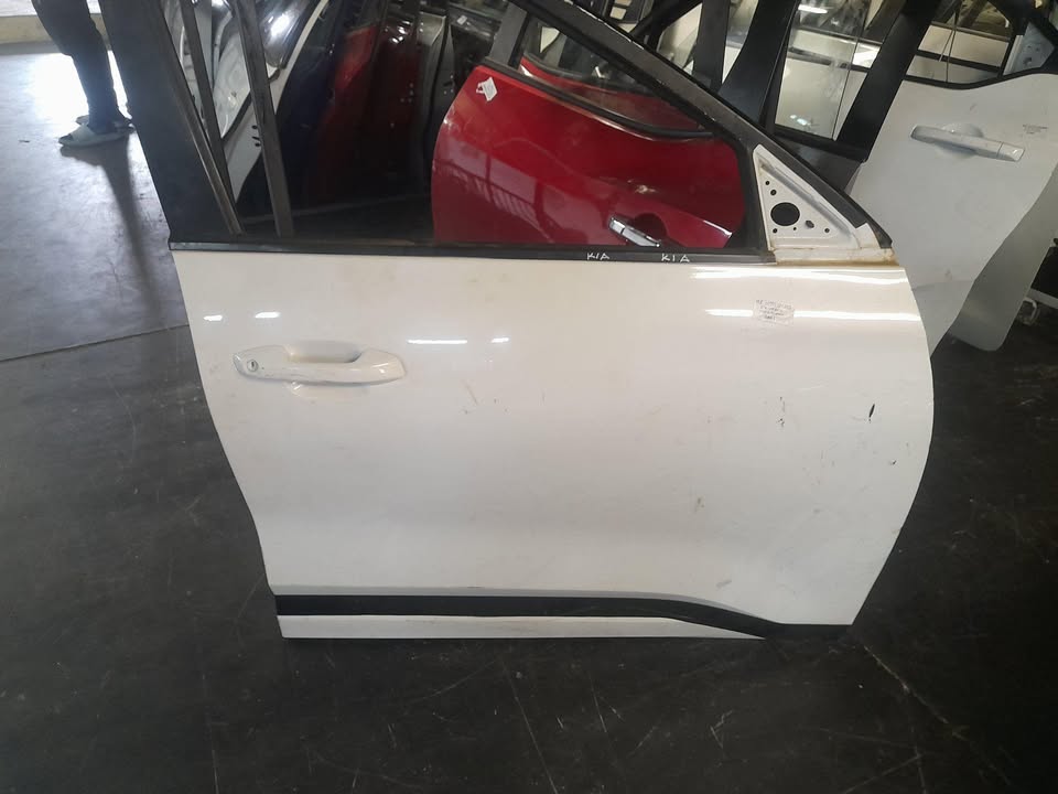 KIA SELTOS RIGHT FRONT DOOR AVAILABLE - Private Seller KIA SELTOS RIGHT FRONT DOOR AVAILABLE - Private Seller