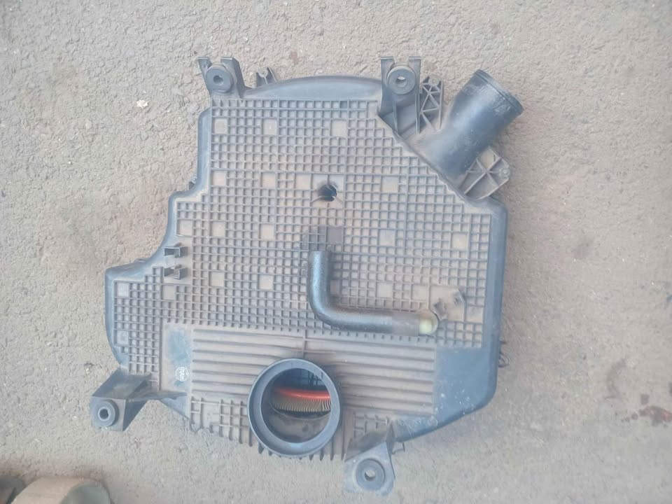 2012 Renault sandero 1.6 throttle body airfilter cover for sale - Private Seller 2012 Renault sandero 1.6 throttle body airfilter cover for sale - Private Seller