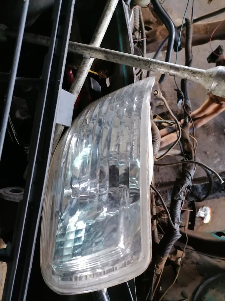 TOYOTA COROLLARSI CORNER LIGHT FOR SALE - Private Seller