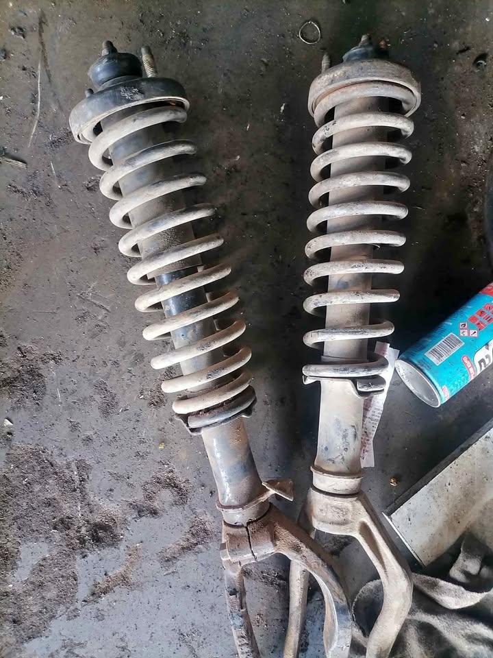 Honda Ballade S04 Complete Shocks and springs with shock mounting