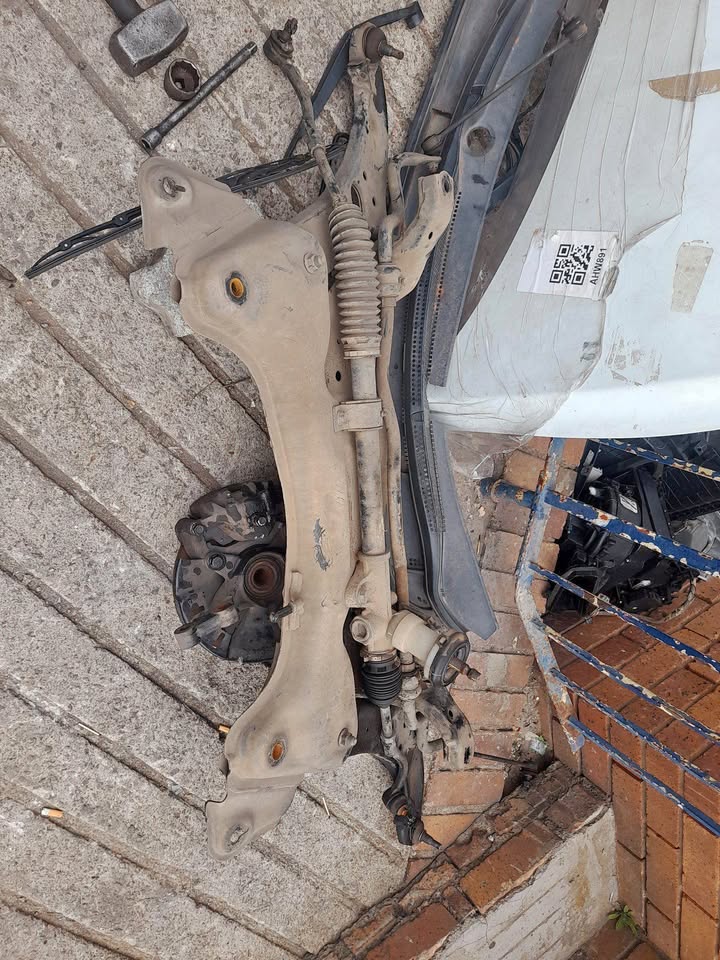 HYUNDAI ACCENT SUB FRAME AVAILABLE - Private Seller HYUNDAI ACCENT SUB FRAME AVAILABLE - Private Seller