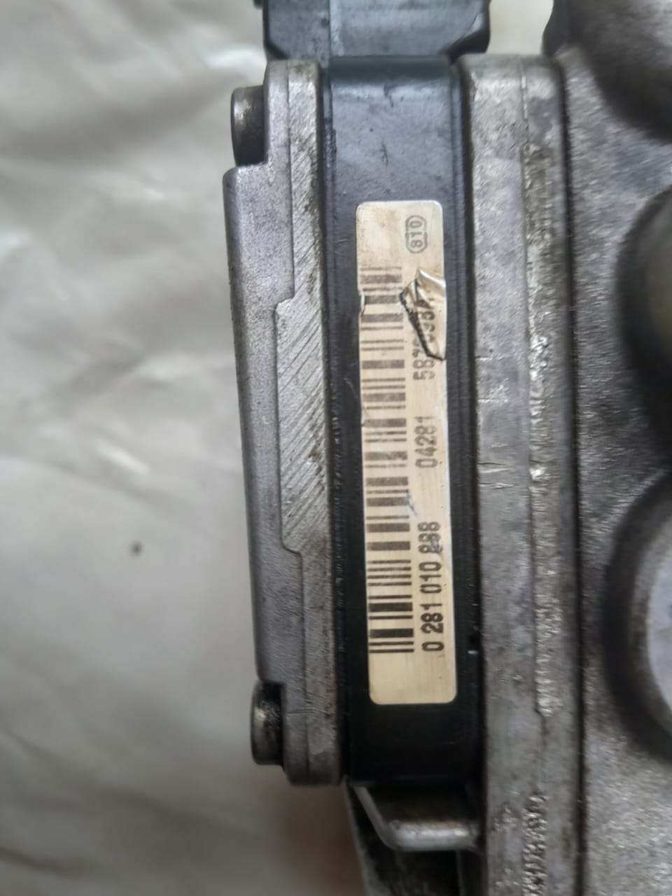 Isuzu KB300 Diesel pump - Private Seller