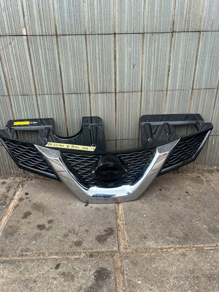 Nissan X-Trail grill - Private Seller Nissan X-Trail grill - Private Seller