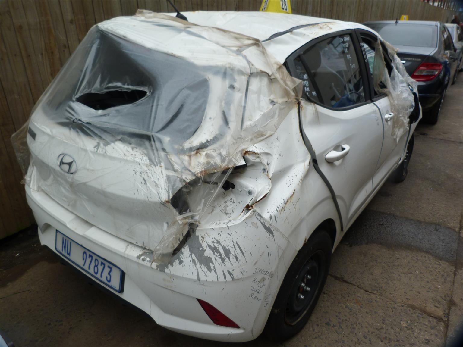 White Hyundai Grand i10 1.0 Fluid - 2021 - Private Seller White Hyundai Grand i10 1.0 Fluid - 2021 - Private Seller