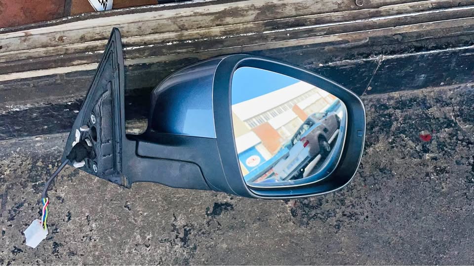 Chery Tiggo 4 pro side mirror - Private Seller Chery Tiggo 4 pro side mirror - Private Seller