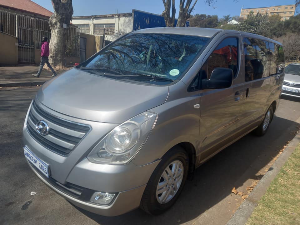 2016 HYUNDAI H1 BUS 2.5 DIESEL ENGINE, AUTOMATIC, GREY COLORSPARE KEY