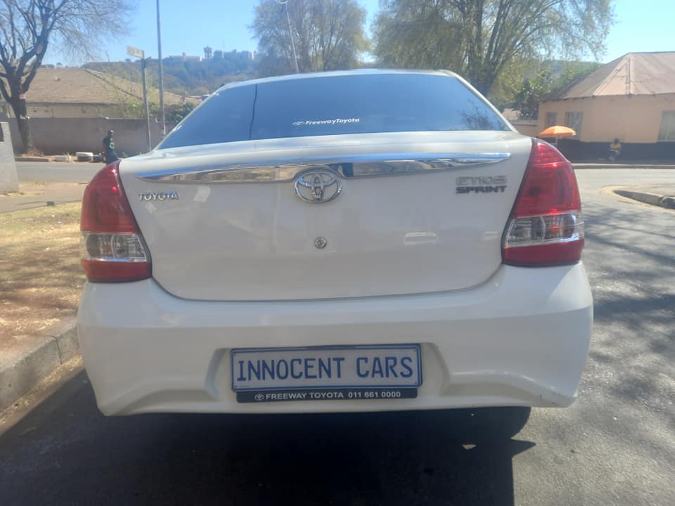 2019 TOYOTA ETIOS SEDAN 1.5 ENGINE PETROL, MANUAL, WHITE, MILEAGE, PRICE 105,000. SPARE KEY