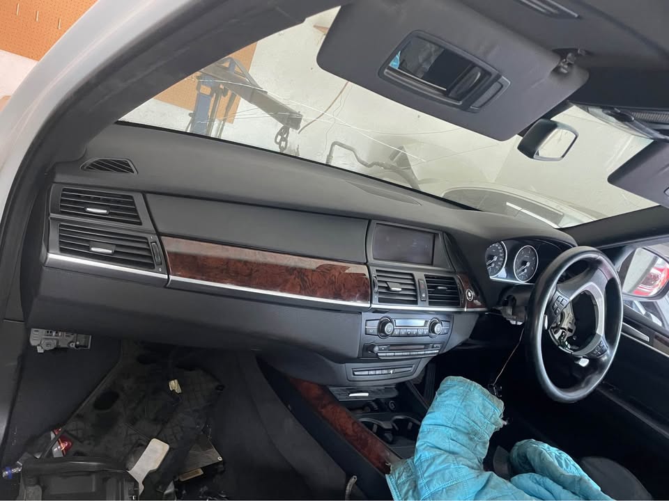 BMW X5 e70 4.0d stripping for spares