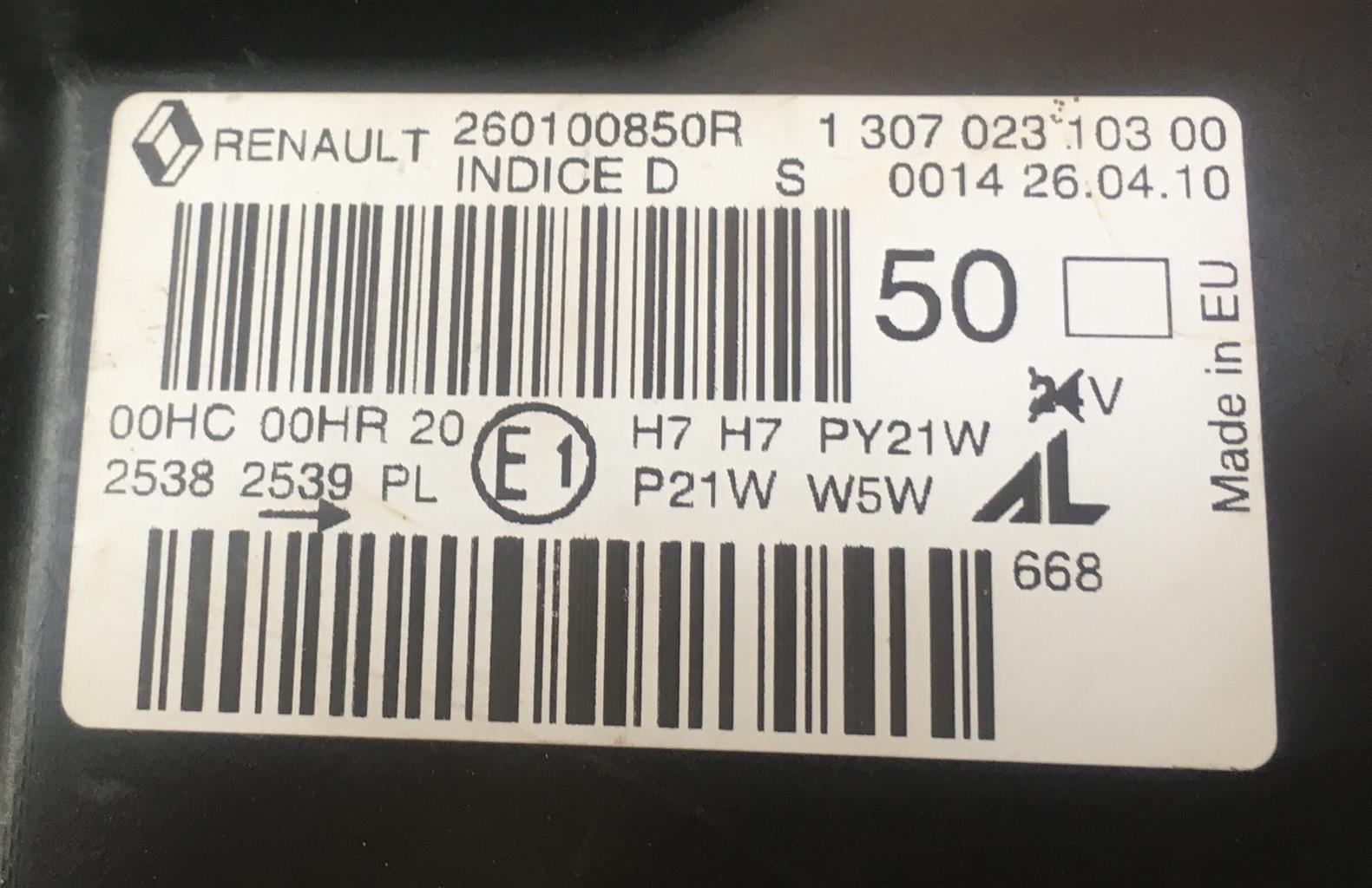 Renault Meg-Anne hedlinght right parts number 260105680 R /Gpa - Private Seller