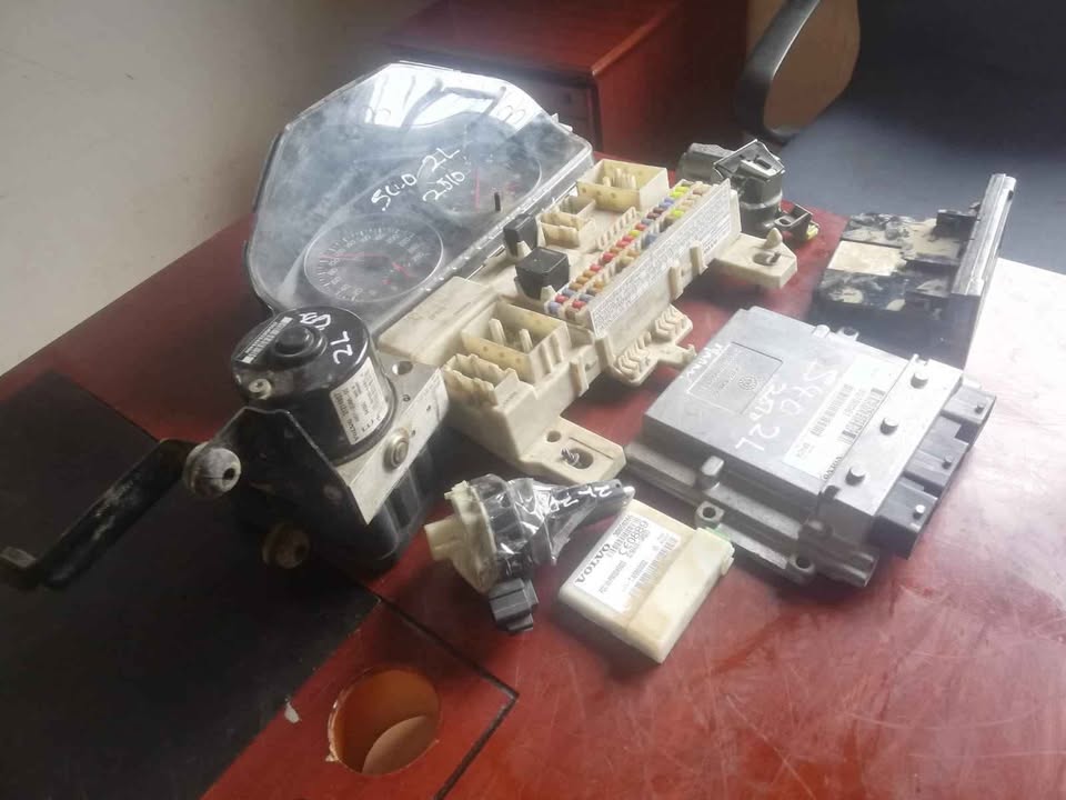 Volvo S40 2.0l 2010 Manual Lockset For Sale - Private Seller Volvo S40 2.0l 2010 Manual Lockset For Sale - Private Seller