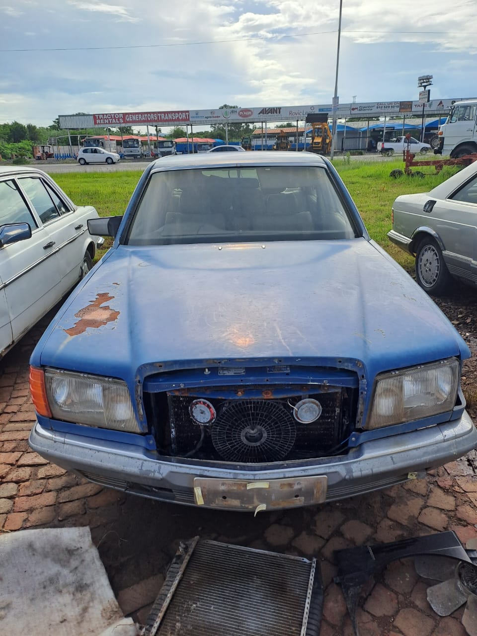 W126 280se  2 door available for stripping parts - Private Seller