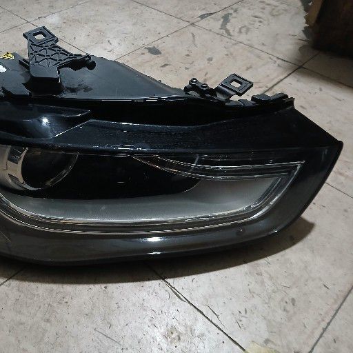 Audi A4 b8 headlight - Private Seller