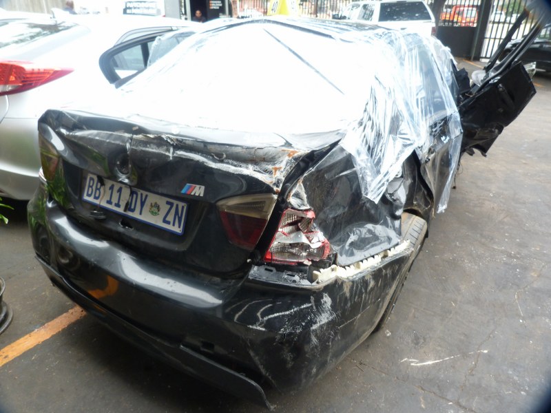 BMW 320i E90 AT Black - 2007 STRIPPING FOR SPARES - Private Seller
